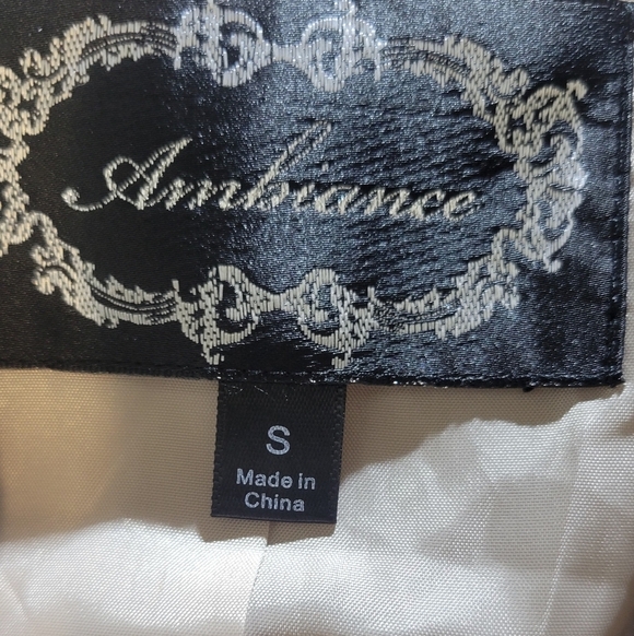 Ambiance Women's Blazer Size Small - Picture 6 of 6